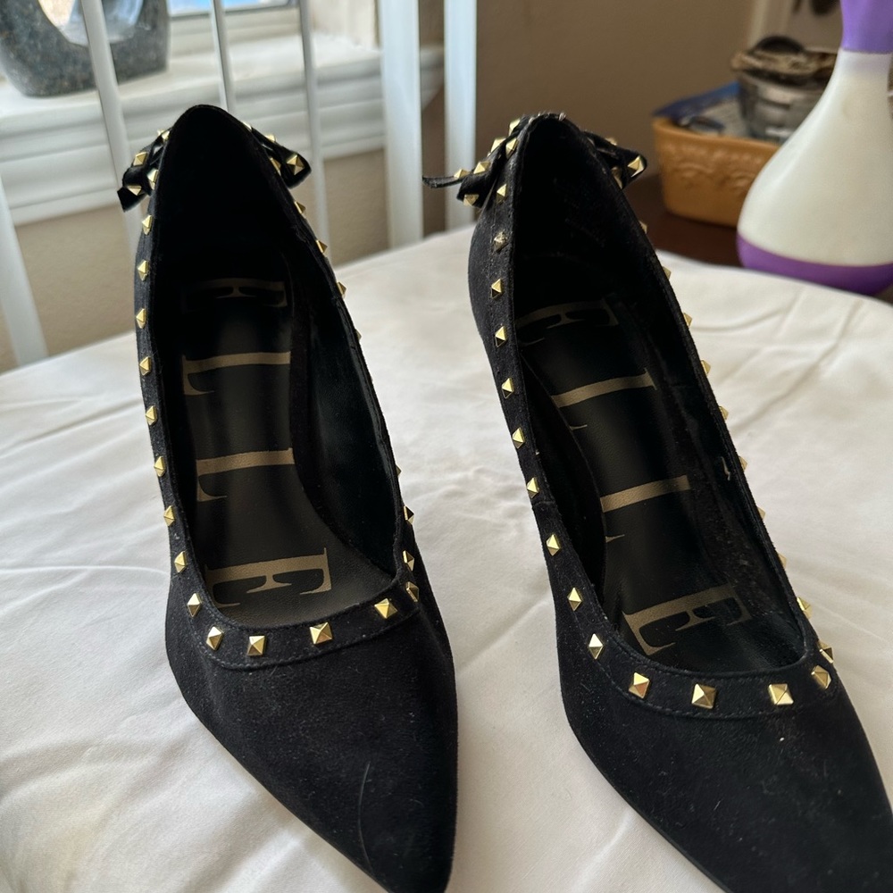 ELLE Size 8 Black Gold Stud Pointed-toe high heel